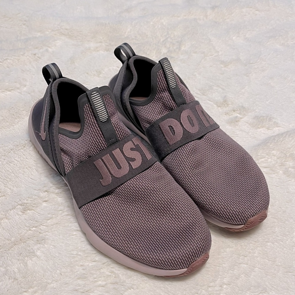 Womens Nike Flex size 9